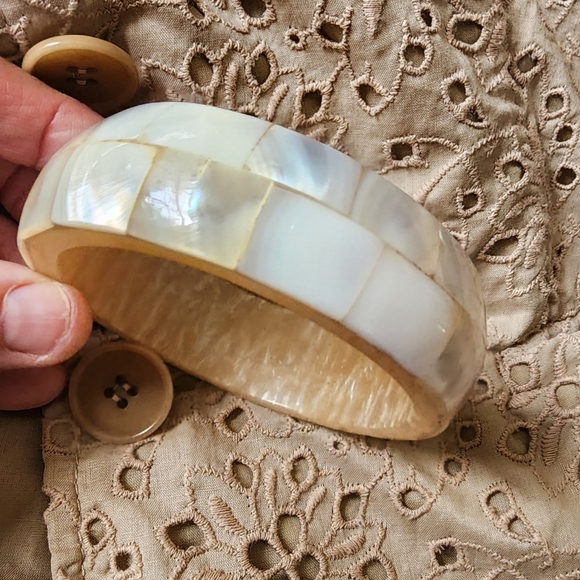 Pacific Laster White Mosaic Mother of Pear Bangle Bracelet - Picture 1 of 11